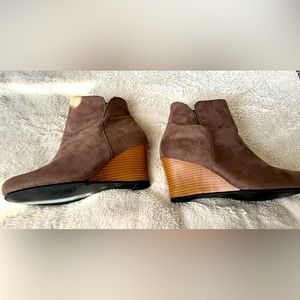 Jolimall Wedges in Tan